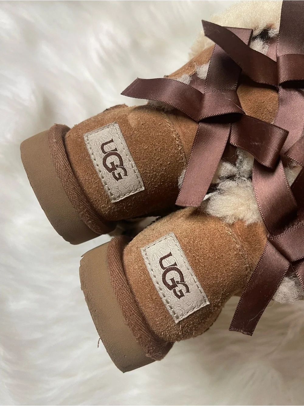 UGG Kids Bailey Bow II Boots Chestnut Suede Sheepskin Girls Size 12 US